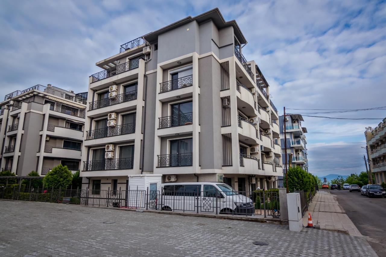 Cozy One-Bedroom Apartment In Night Breeze 布尔加斯 外观 照片