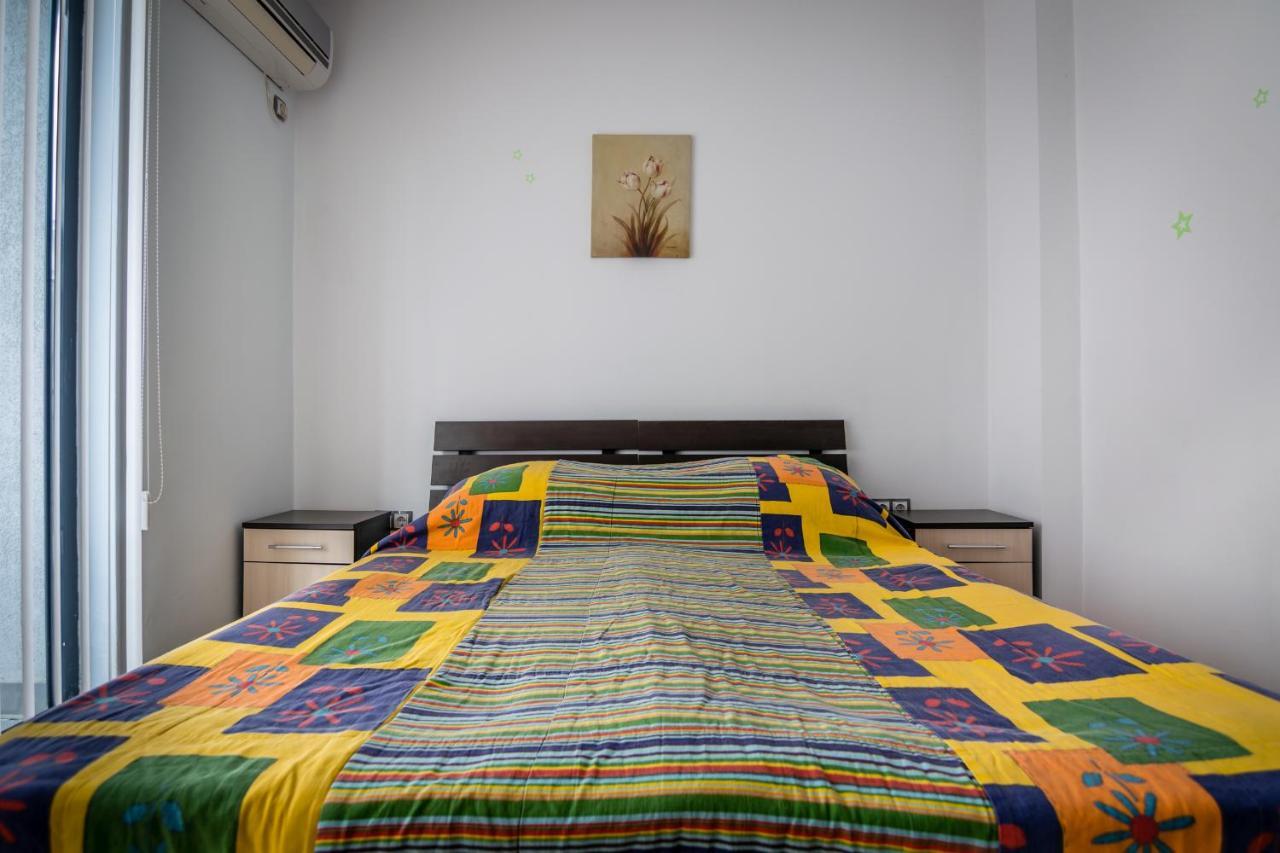 Cozy One-Bedroom Apartment In Night Breeze 布尔加斯 外观 照片