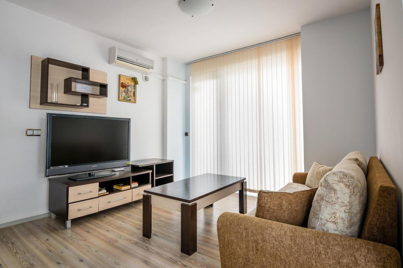 Cozy One-Bedroom Apartment In Night Breeze 布尔加斯 外观 照片