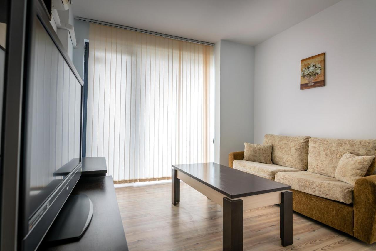 Cozy One-Bedroom Apartment In Night Breeze 布尔加斯 外观 照片