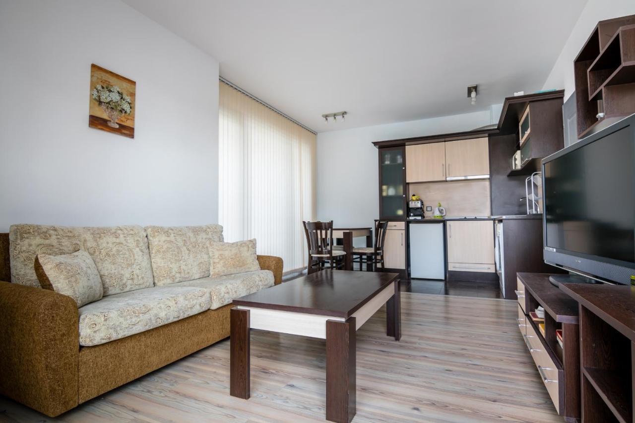 Cozy One-Bedroom Apartment In Night Breeze 布尔加斯 外观 照片